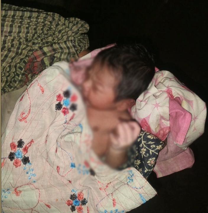চৌমুহনীতে নালার পাশে মিললো এক দিন বয়সী নবজাতক কন্যাশিশু